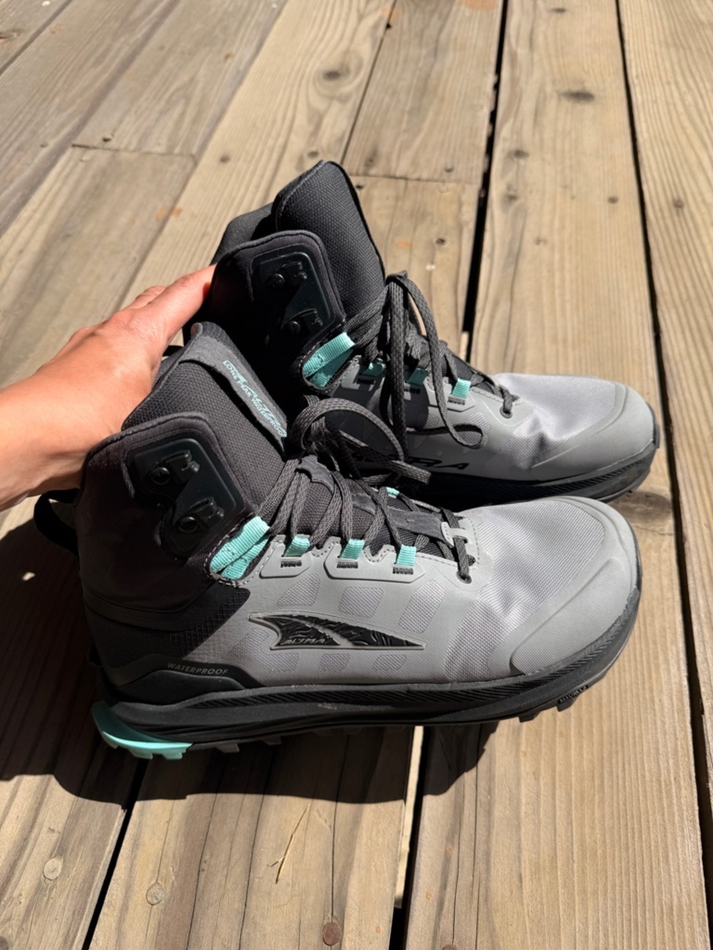 Altra Women's Lone Peak 9 Waterproof Gray and Teal Hiking Boots - Excellent - Picture 10 of 17